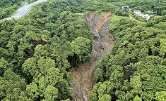 ７月３日に発生した熱海･伊豆山地区での土石流（２）_f0197754_01102958.jpg