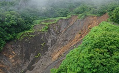 ７月３日に発生した熱海･伊豆山地区での土石流（２）_f0197754_01103335.jpg