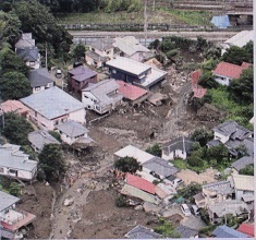７月３日に発生した熱海･伊豆山地区での土石流（２）_f0197754_01340621.jpg