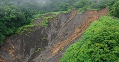 ７月３日に発生した熱海･伊豆山地区での土石流（２）_f0197754_01341156.jpg