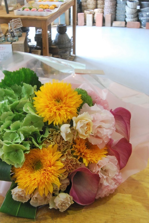花束のご注文。_a0201358_16264092.jpg