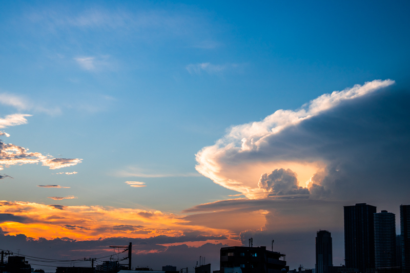 ミニストップと雲♪_c0400777_22310395.jpg