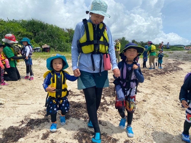青空ようちえん〔週末〕サンゴの海あそび(7/11)大人も子どもも親子で夏の海にでかけよう!目の前を泳ぐたくさんの魚たちといっぱい遊んだ!_d0363878_19494451.jpeg