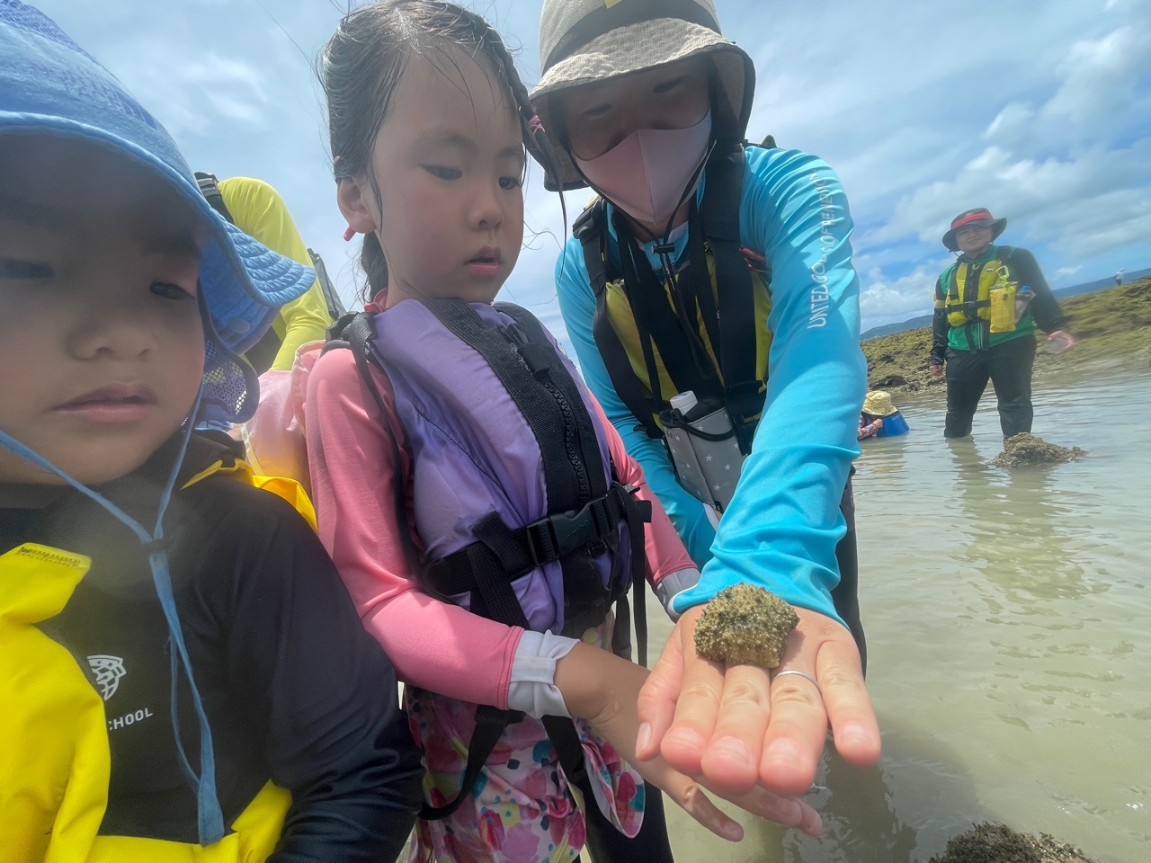青空ようちえん〔週末〕サンゴの海あそび(7/11)大人も子どもも親子で夏の海にでかけよう!目の前を泳ぐたくさんの魚たちといっぱい遊んだ!_d0363878_19523939.jpeg
