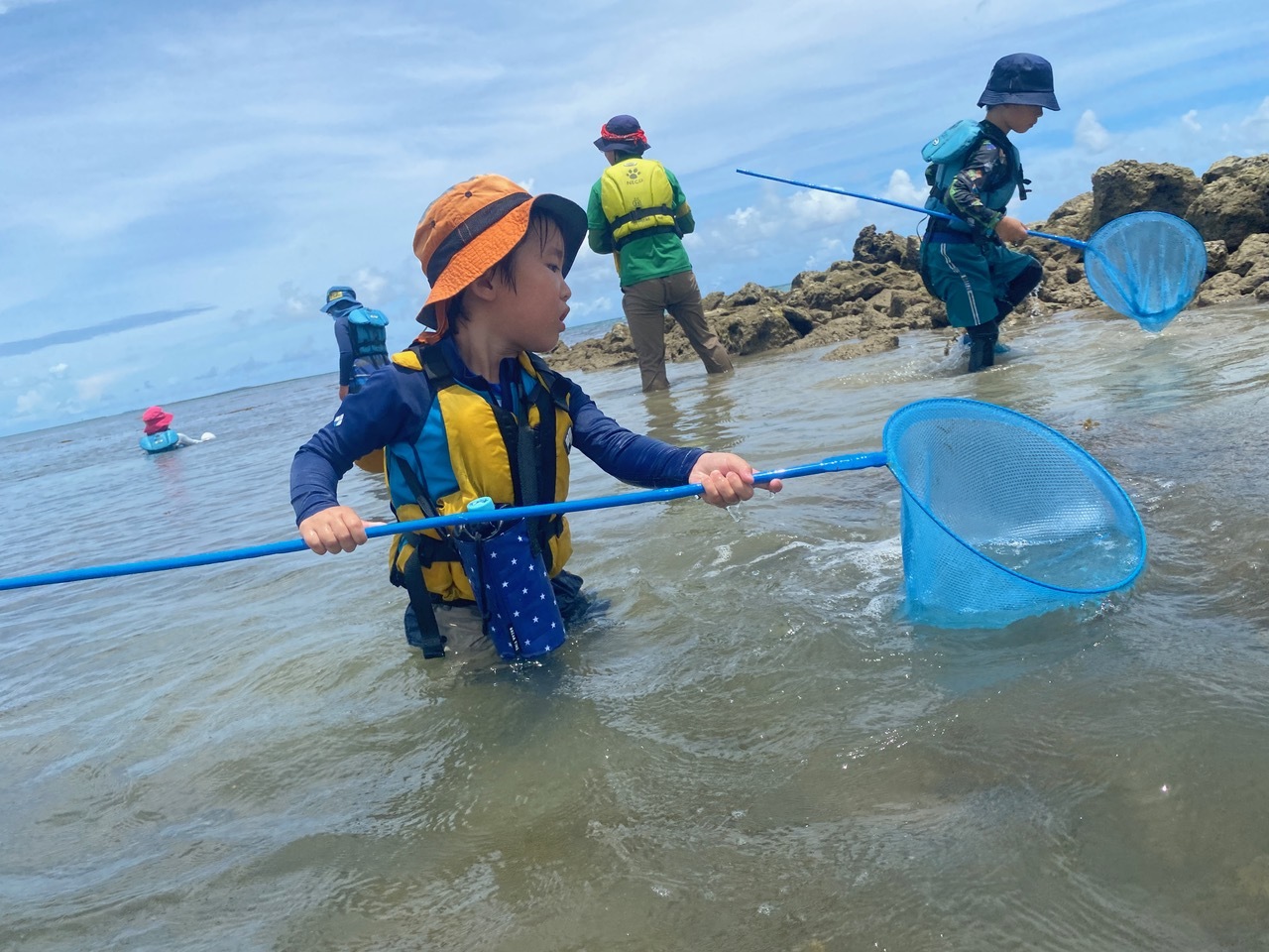 青空ようちえん〔週末〕サンゴの海あそび(7/11)大人も子どもも親子で夏の海にでかけよう!目の前を泳ぐたくさんの魚たちといっぱい遊んだ!_d0363878_19541900.jpeg