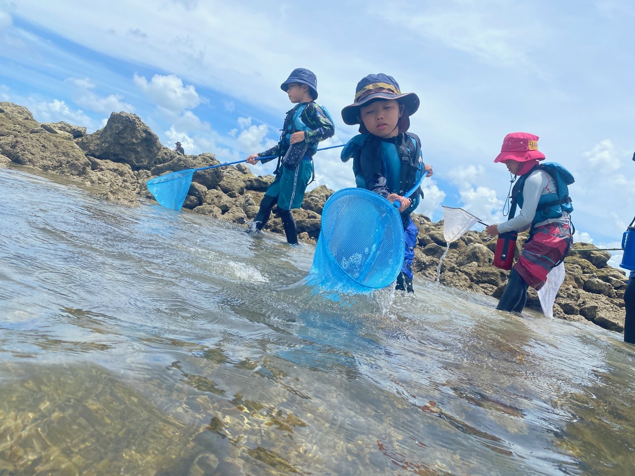 青空ようちえん〔週末〕サンゴの海あそび(7/11)大人も子どもも親子で夏の海にでかけよう!目の前を泳ぐたくさんの魚たちといっぱい遊んだ!_d0363878_19541992.jpeg