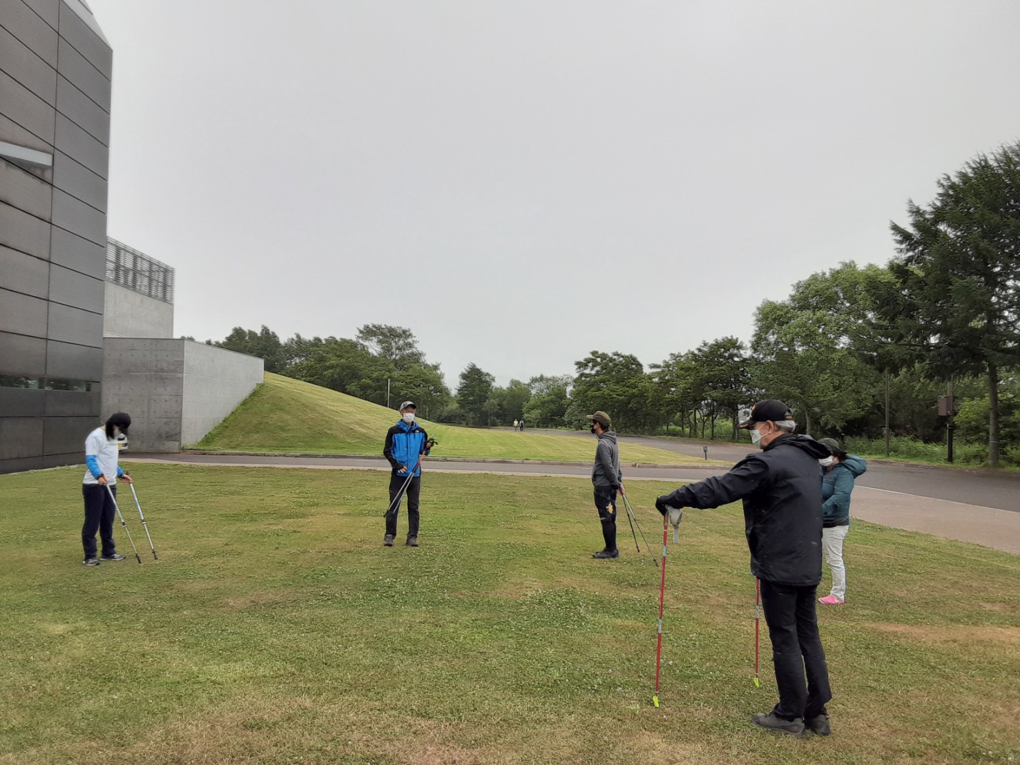 ノルディックウォーキング体験会 @モエレ沼公園_d0198793_01181173.jpg