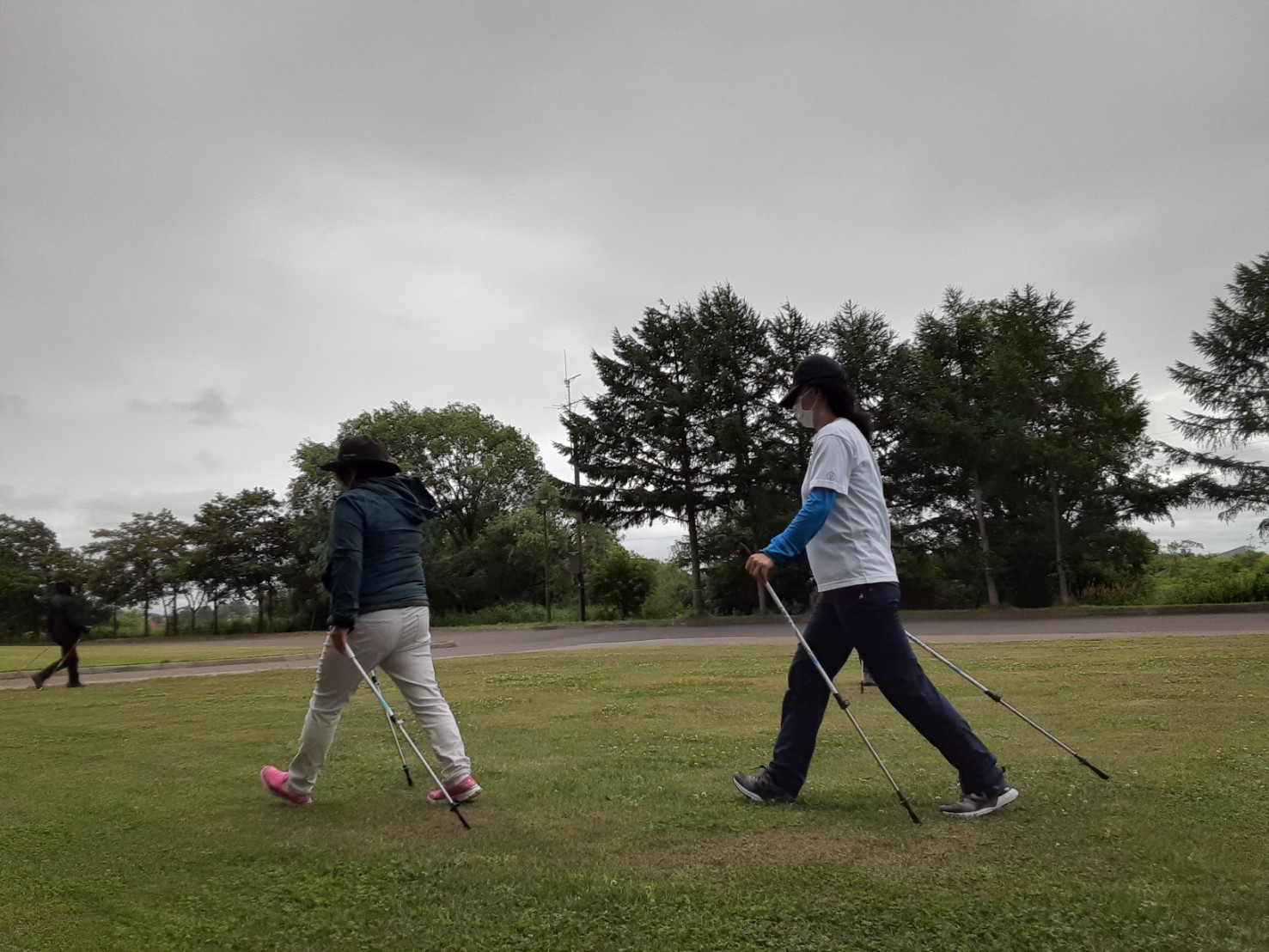 ノルディックウォーキング体験会 @モエレ沼公園_d0198793_01191605.jpg