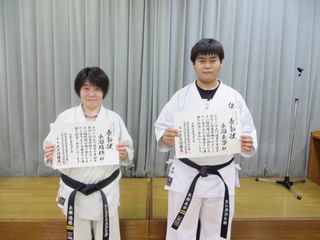 水曜空手　新発寒教室　10年表彰授与！_c0118332_21003853.jpg