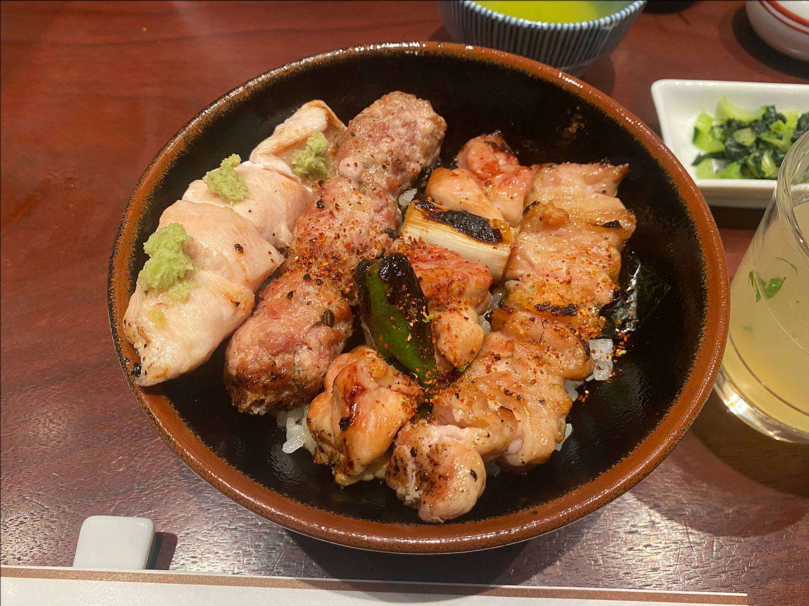 京橋 伊勢廣で焼鳥丼_b0054329_09595271.jpg