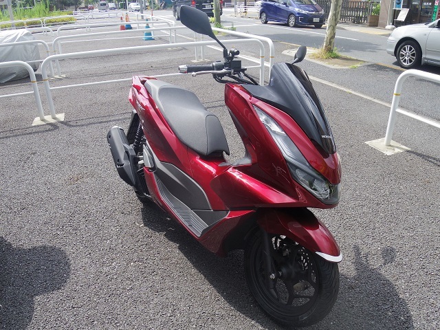 ニューpcxにドライブレコーダー バイクの横輪 ニューpcxにドライブレコーダー バイクの横輪