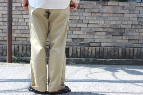 「WORKERS」 究極のベーシック \"Officer Trousers Vintage Fit Type 2\" ご紹介_f0191324_08224970.jpg