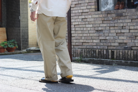 「WORKERS」 究極のベーシック \"Officer Trousers Vintage Fit Type 2\" ご紹介_f0191324_08230373.jpg