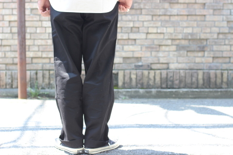 「WORKERS」 究極のベーシック \"Officer Trousers Vintage Fit Type 2\" ご紹介_f0191324_08240610.jpg
