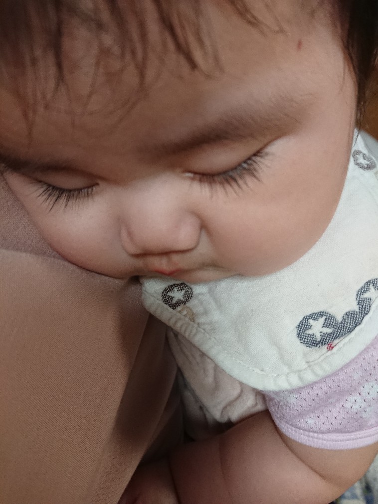 可愛い寝顔 かかぁ殿下ちーちゃんのつぶやき