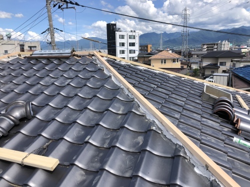甲府市　銀黒の屋根　其の一_b0242734_21181847.jpeg