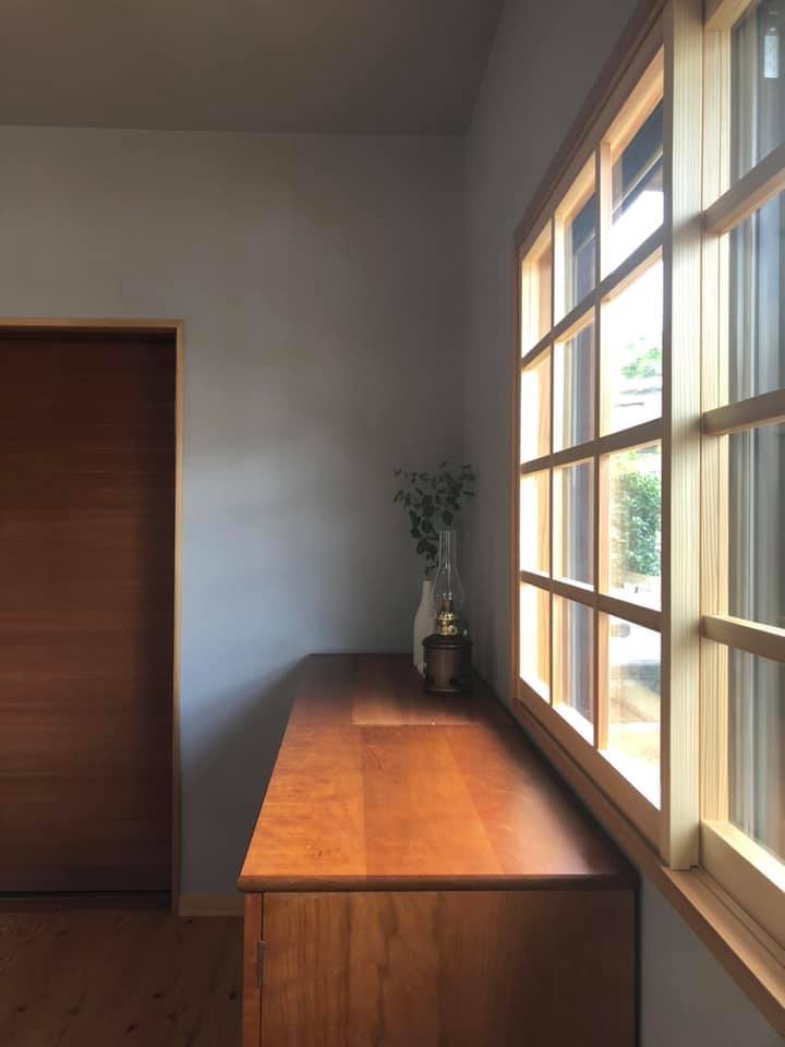 ミナの家 家具搬入_a0116442_11045402.jpg