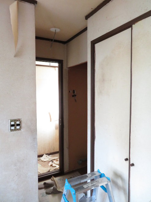 クロスの張り替え工事を承りました by interior styling of bright_c0157866_17312856.jpg