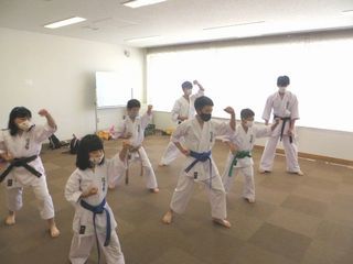日曜空手　屯田教室　新琴似・新川教室_c0118332_12524105.jpg