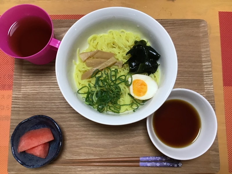 あじさい荘 夕食 ざるラーメン スイカ 今日の献立 あじさい荘 夕食 ざるラーメン スイカ 今日の献立
