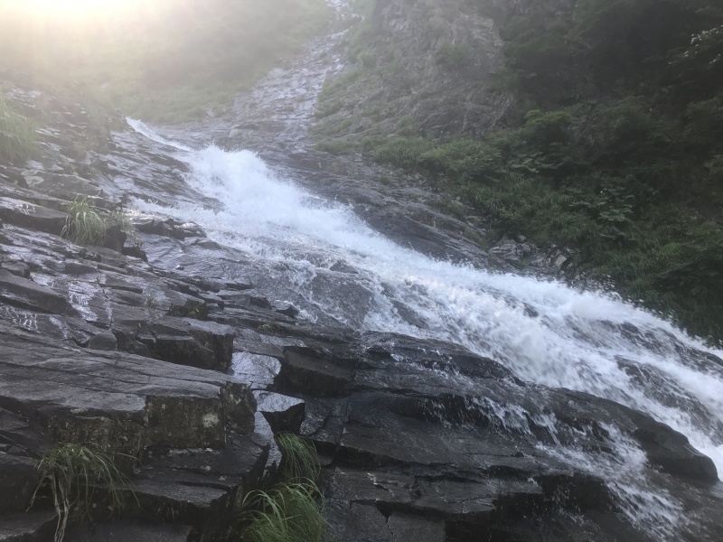 oolontea 2021年7月17-18日、湯檜曾川・東黒沢～ウツボギ沢ナルミズ沢出合～ウツボギ沢～笠ヶ岳稜線～白毛門～土合橋 :  ヘビークライマー”きん”のクライミング日記