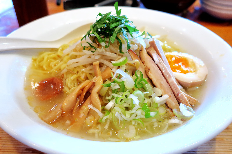 神楽(からく)@松江市 学園南 ☆☆ (冷し塩ラーメン)_f0080612_12343570.jpg