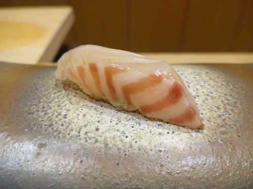 神戸・元町「すし うえだ」へ行く。_f0232060_20430666.jpg