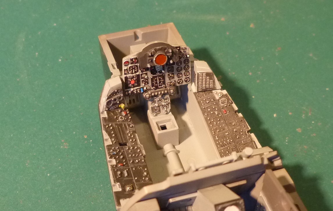 タミヤ 1/48 F-4Bとコクピットデカールです VF-84 F-4B Phantom II