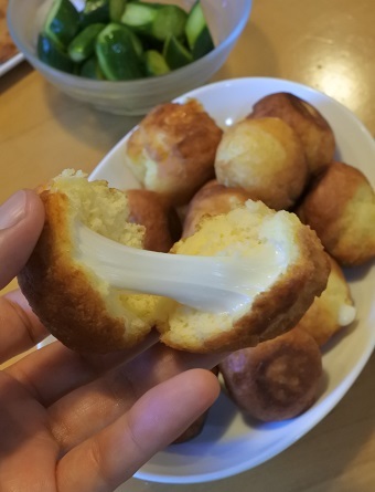 上新粉とホットケーキミックスで チーズボール マキパン Homebake パンとお菓子と時々ワイン