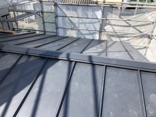 笛吹市 ダークグレーの屋根 其のニ_b0242734_23161783.jpeg