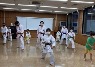 木曜空手 前田教室 手稲教室 新しい仲間!_c0118332_21065254.jpg