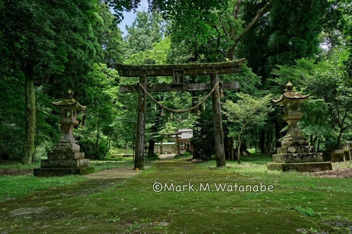 健男霜凝日子(たけおしもごおりひこ)神社神幸所(里宮)_e0135098_06521077.jpg