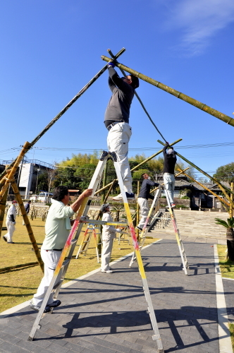 竹灯籠製作　in 市民広場　2020.11_a0286510_17312113.jpg