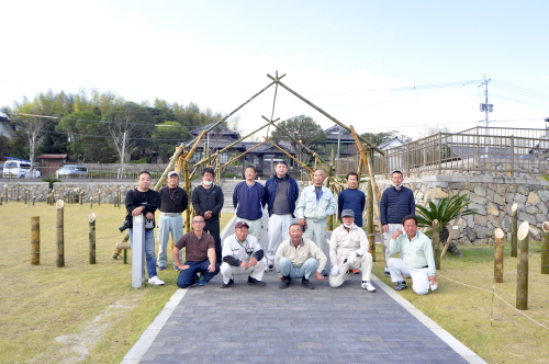 竹灯籠製作　in 市民広場　2020.11_a0286510_17321367.jpg