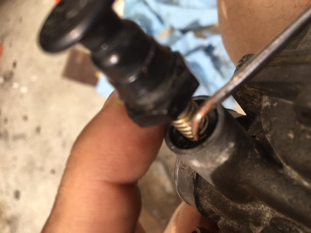 CRM50修理 折れた樹脂パーツ 取り外し : ばいく日