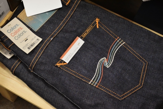 X’mas に♪ Cracking Indigo LEATHER WALLET NUDIE JEANS_d0152280_20540344.jpg
