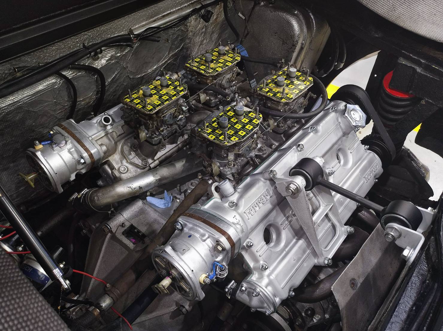 Dino308gt4 の整備_a0129711_19332735.jpg
