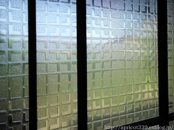 昭和の面影が残るレトロな型板ガラス_c0293787_20304643.jpg