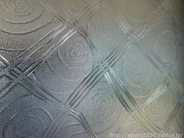 昭和の面影が残るレトロな型板ガラス_c0293787_20305236.jpg