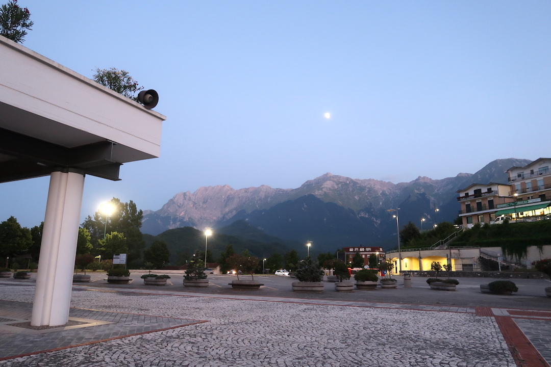グラン・サッソ山を登って高原一望_f0234936_03541761.jpg