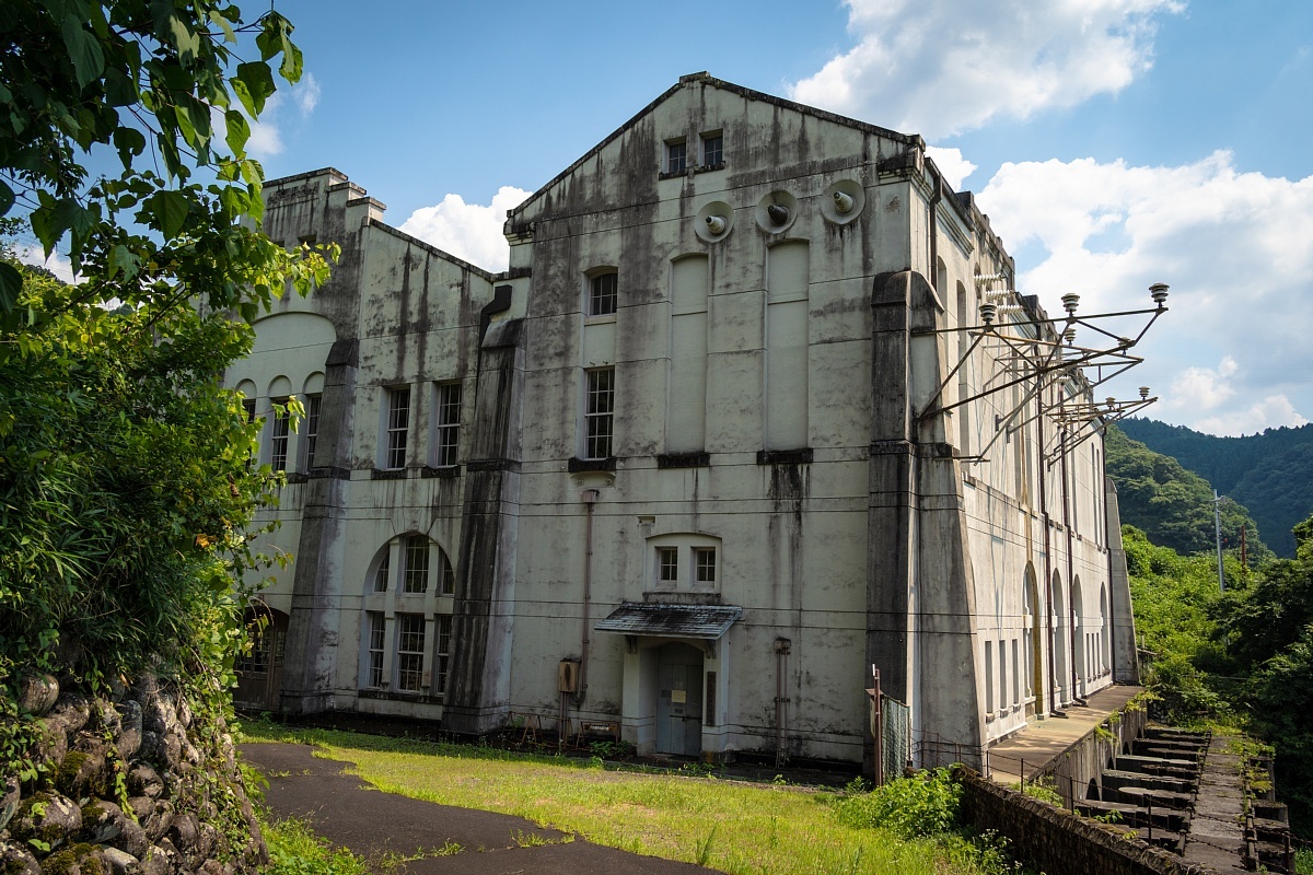 耐震強度不足につき休館中の水力発電所資料館_d0353489_23330426.jpg