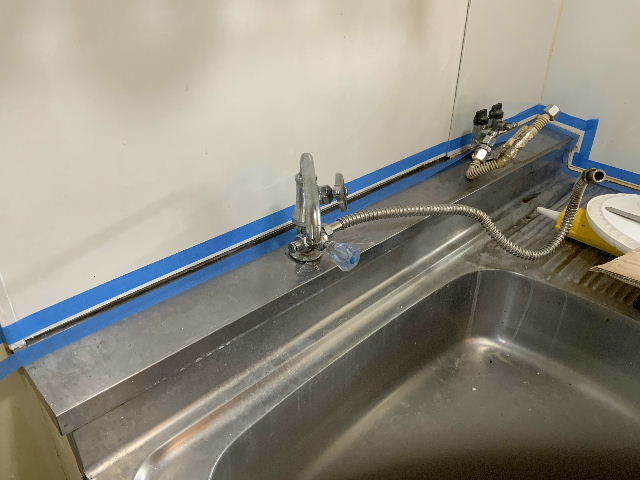 20日目・・・3階床と1階塗装_f0031037_19555276.jpg