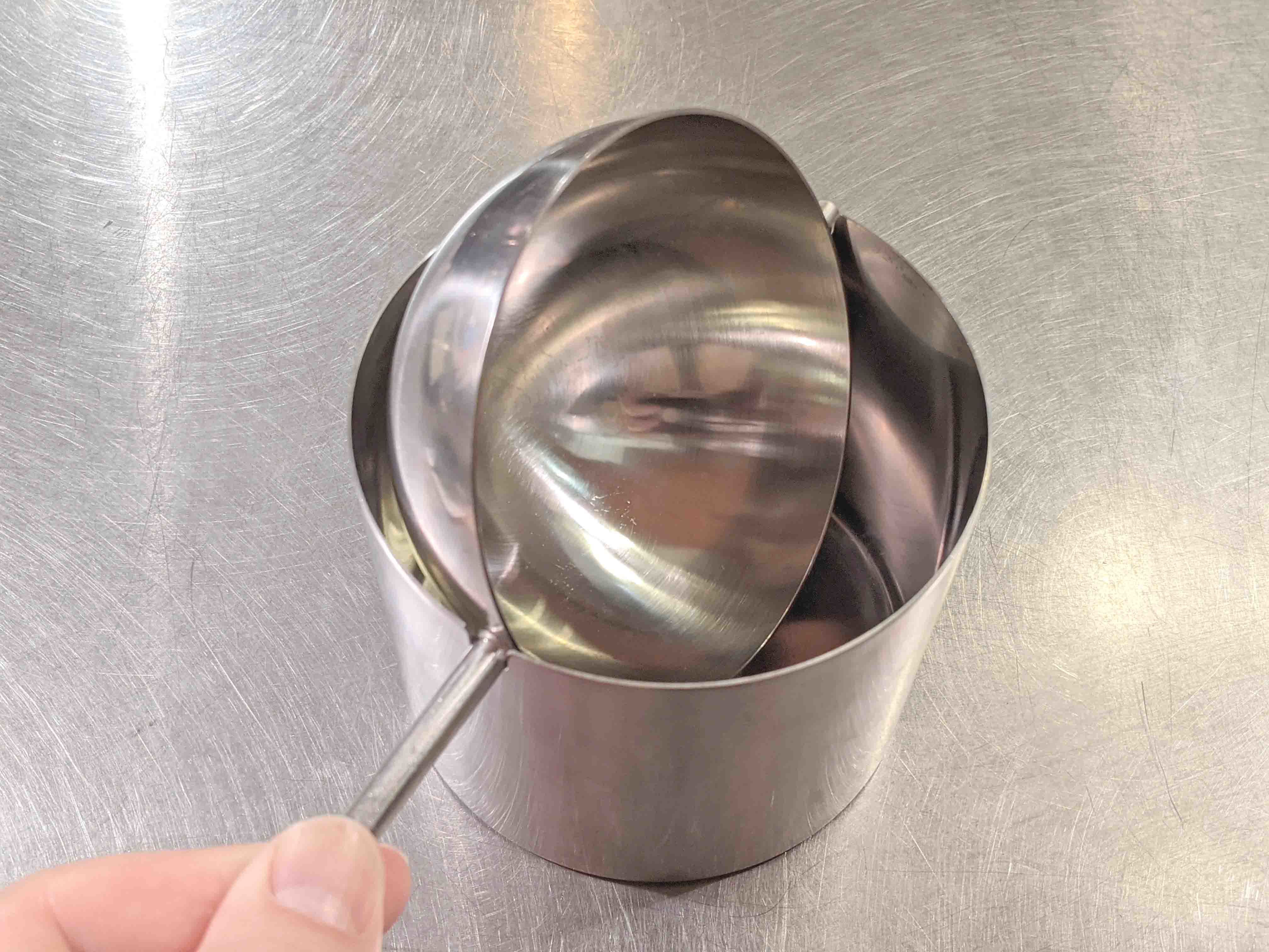 Stelton】アルネ・ヤコブセンのリボルビング アッシュトレイ入荷