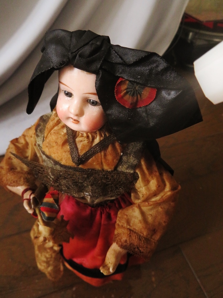 フランスのお人形 アルザス地方の伝統衣装人形 フランスのお人形