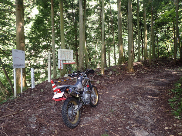 XT250 セロー 21 1/3 霊仙山の林道たち 幾利林道・藪谷林道・白谷林道 : 小生の備忘録