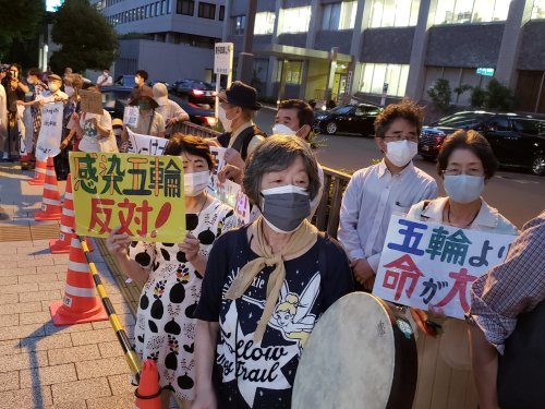 【報告】#五輪やめて命をまもれ 官邸前緊急抗議に40人!_a0336146_01440776.jpg