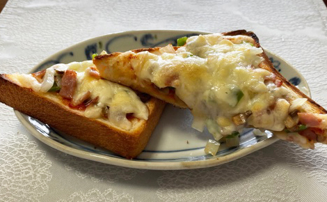 ランチ やっぱり作りました 植野食堂の ピザ トースト おひとりさまの 夕ごはん