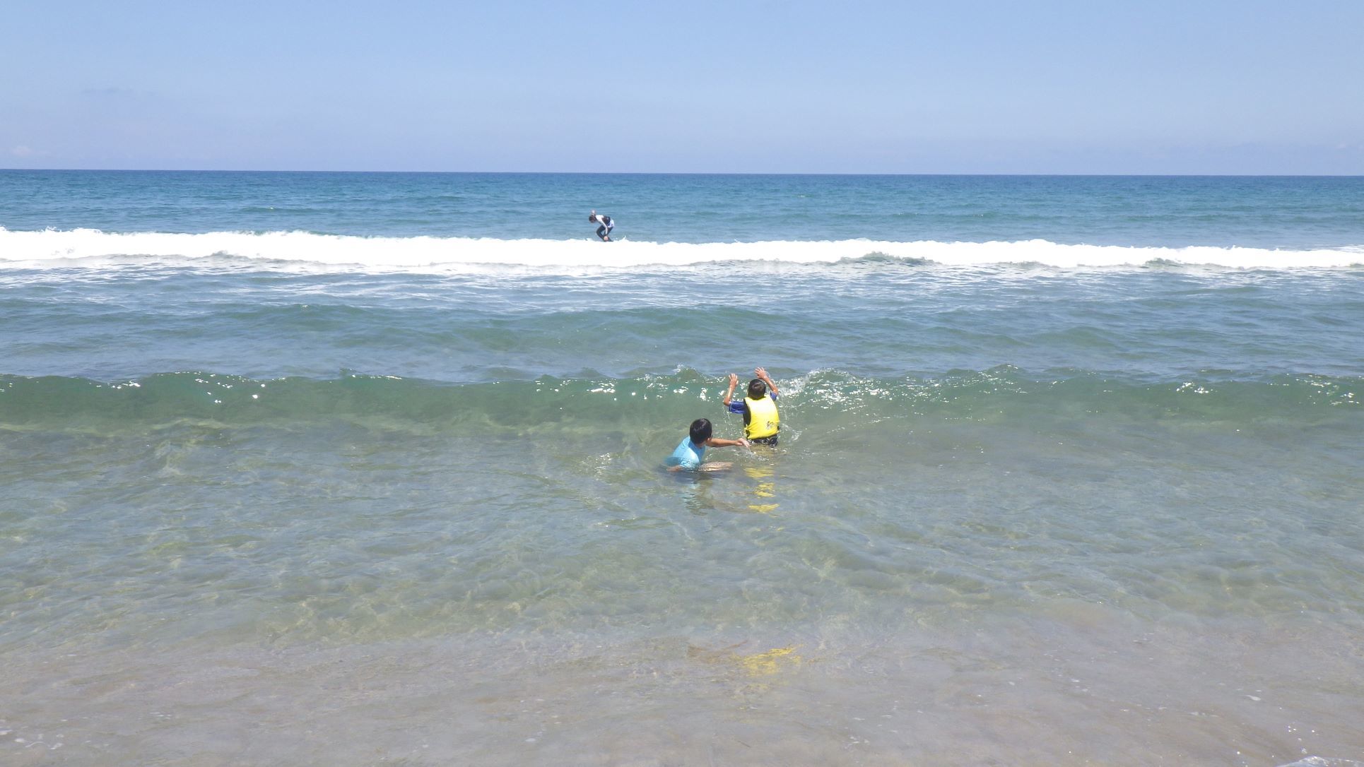 親子サーフィンスクールと海水浴_f0009169_07095464.jpg