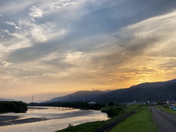 脇町の潜水橋と夏至の夕焼け_c0081462_11144763.jpg