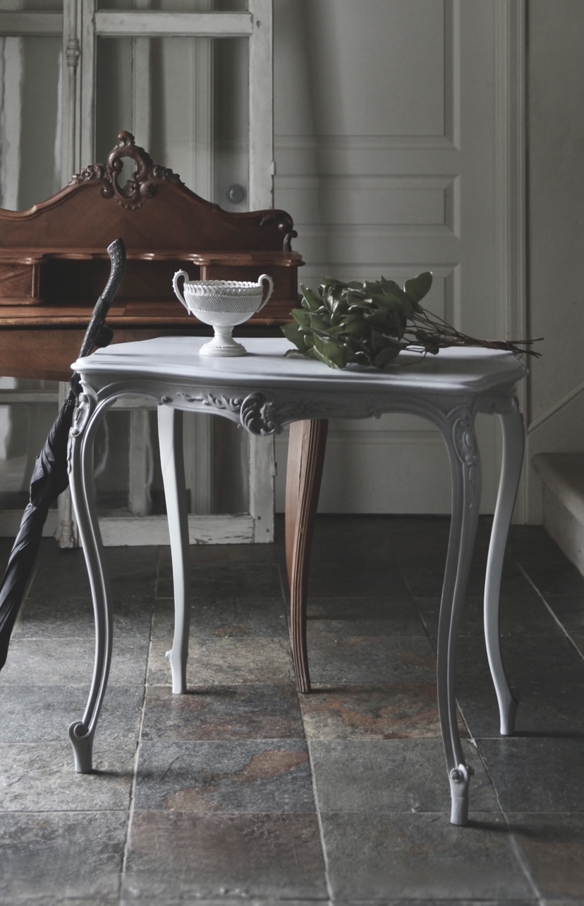 フレンチアンティーク サイドテーブル テーブル 綺麗な脚 机 